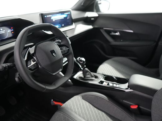 Peugeot 2008 1.2 PureTech 100 Allure | Achteruitrijcamera | Armsteun voor | Cruise control ActivLease financial lease
