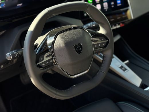 Peugeot 408 1.6 HYbrid Allure 180 EAT8 | Achteruitrijcamera | Keyless entry | Keyless start ActivLease financial lease