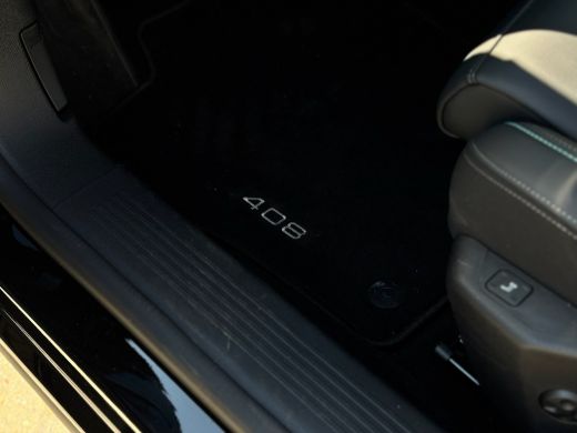 Peugeot 408 1.6 HYbrid Allure 180 EAT8 | Achteruitrijcamera | Keyless entry | Keyless start ActivLease financial lease