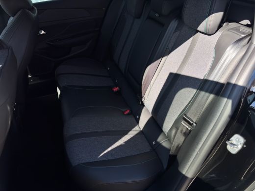 Peugeot 408 1.6 HYbrid Allure 180 EAT8 | Achteruitrijcamera | Keyless entry | Keyless start ActivLease financial lease