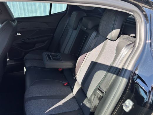 Peugeot 408 1.6 HYbrid Allure 180 EAT8 | Achteruitrijcamera | Keyless entry | Keyless start ActivLease financial lease