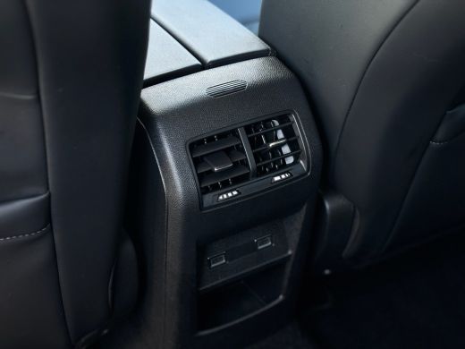 Peugeot 408 1.6 HYbrid Allure 180 EAT8 | Achteruitrijcamera | Keyless entry | Keyless start ActivLease financial lease