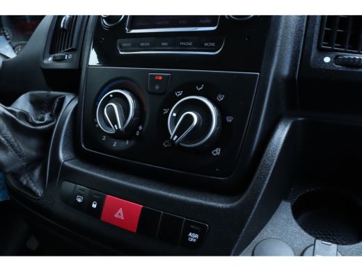 Peugeot Boxer 330 2.2 BlueHDi 140 L1H1 Premium | Cruise Control | Trekhaak | Camera | Navigatie | Airco | Imper... ActivLease financial lease
