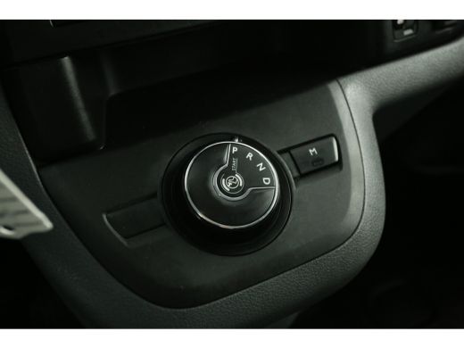 Peugeot Expert 2.0 BlueHDI L3H1 177PK Automaat Airco Cruise 360Camera Carplay 3 Persoons PDC 17''LMV LED Trekhaak ActivLease financial lease