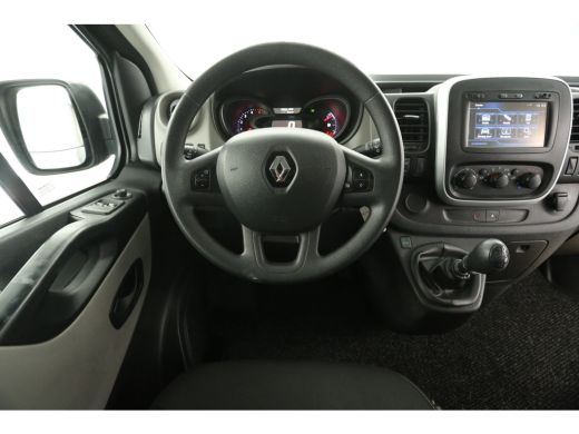 Renault Trafic 1.6 dCi T27 L1H1 Airco Cruise Navigatie Parkeersensoren 17"LMV Elektrpakket Trekhaak ActivLease financial lease