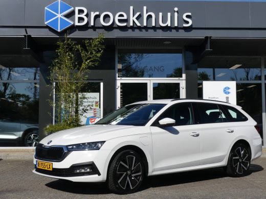 Skoda Octavia Combi 1.4 TSI iV PHEV 204PK Business Edition | NAVI | ELEKTRISCHE ACHTERKLEP | PARKEERSENSOREN | Skoda Octavia Combi 1.4 TSI iV PHEV 204PK Business Edition | NAVI | ELEKTRISCHE ACHTERKLEP | PARKEERSENSOREN |