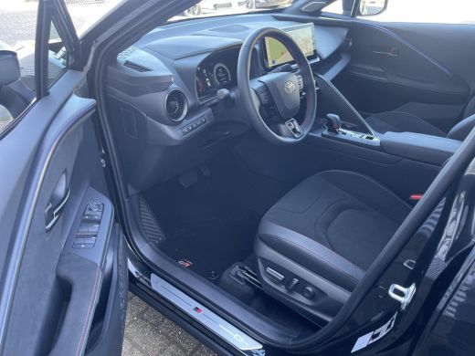 Toyota C-HR 2.0 Plug-in Hybrid 220 GR SPORT ActivLease financial lease
