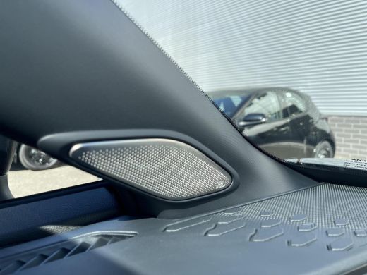 Toyota C-HR 2.0 Plug-in Hybrid 220 GR SPORT ActivLease financial lease