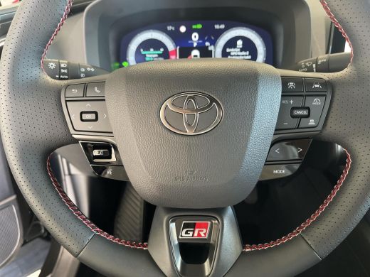 Toyota C-HR 2.0 Plug-in Hybrid 220 GR SPORT ActivLease financial lease