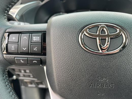 Toyota Hilux 2.4 D-4D Xtra Cab Professional | Trekhaak | Navigatie | Parkeersensoren | Licht metalen velgen | ActivLease financial lease
