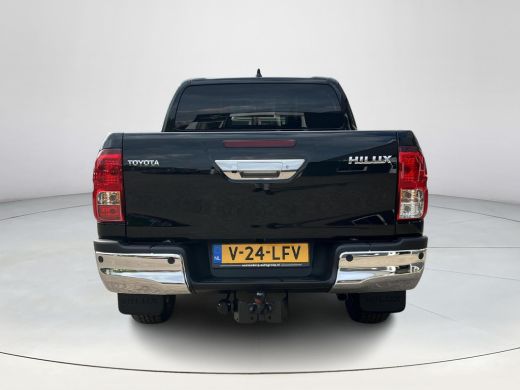 Toyota Hilux 2.4 D-4D Xtra Cab Professional | Trekhaak | Navigatie | Parkeersensoren | Licht metalen velgen | ActivLease financial lease