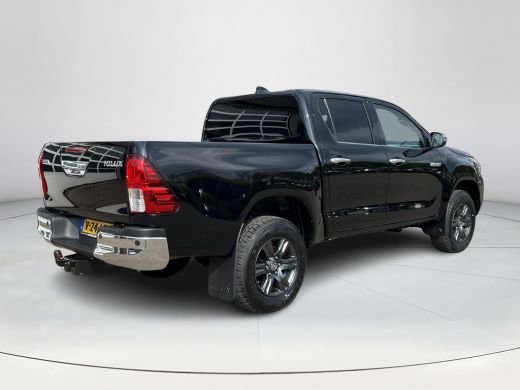 Toyota Hilux 2.4 D-4D Xtra Cab Professional | Trekhaak | Navigatie | Parkeersensoren | Licht metalen velgen | ActivLease financial lease