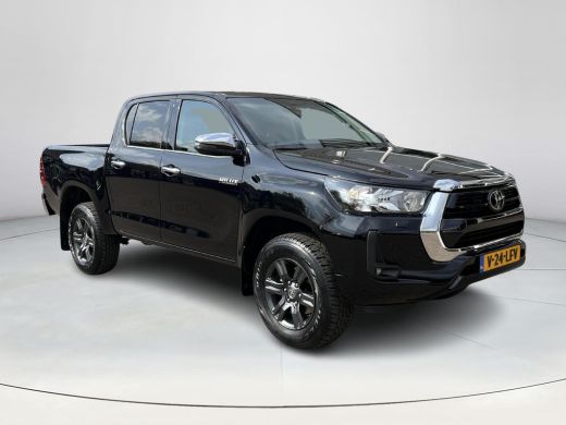 Toyota Hilux 2.4 D-4D Xtra Cab Professional | Trekhaak | Navigatie | Parkeersensoren | Licht metalen velgen | ActivLease financial lease