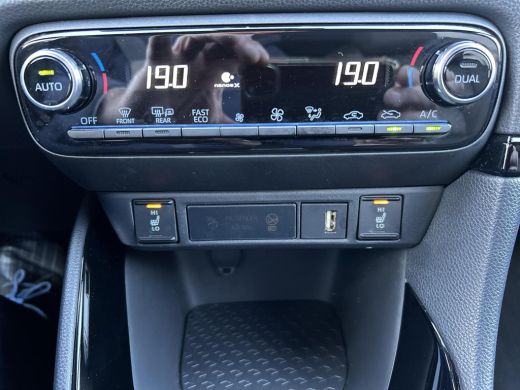 Toyota Yaris 1.5 Hybrid Executive ActivLease financial lease