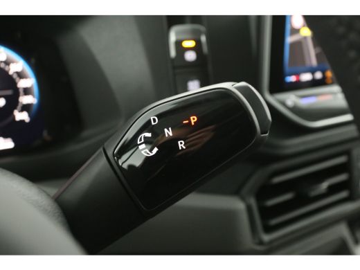 Volkswagen Crafter 2.0 TDI DSG HIGHLINE EXCLUSIVE L3H3 | FACELIFT MODEL | BPM VRIJ | NIEUW 3000KG TREKHAAK VIRTUAL A... ActivLease financial lease