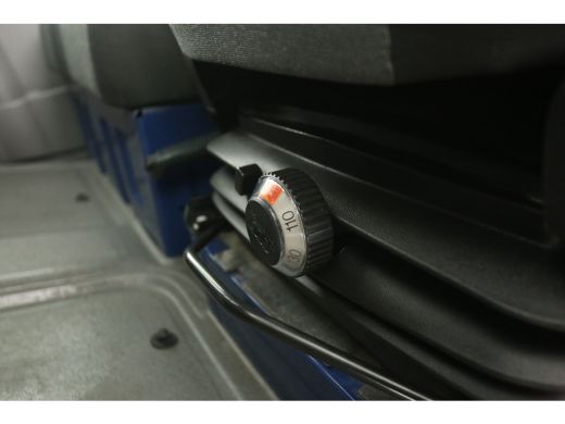 Volkswagen Crafter 28 2.0 TDI L2H2 Airco Cruise 3 Persoons Bluetooth Elektrpakket Schuifdeur ActivLease financial lease