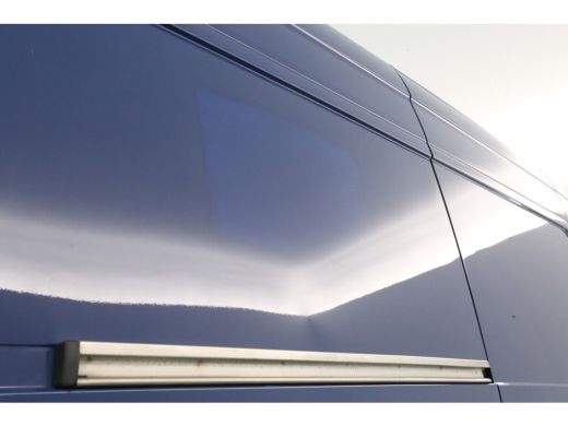 Volkswagen Crafter 28 2.0 TDI L2H2 Airco Cruise 3 Persoons Bluetooth Elektrpakket Schuifdeur ActivLease financial lease