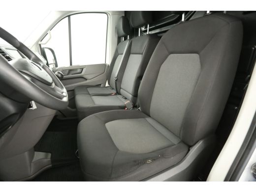 Volkswagen Crafter 30 2.0 TDI L3H2 140PK Airco Camera Cruise Carplay Trekhaak 3 Persoons Elektrpakket ActivLease financial lease