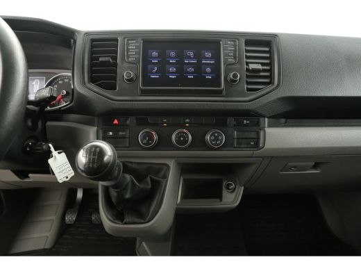 Volkswagen Crafter 30 2.0 TDI L3H2 140PK Airco Camera Cruise Carplay Trekhaak 3 Persoons Elektrpakket ActivLease financial lease