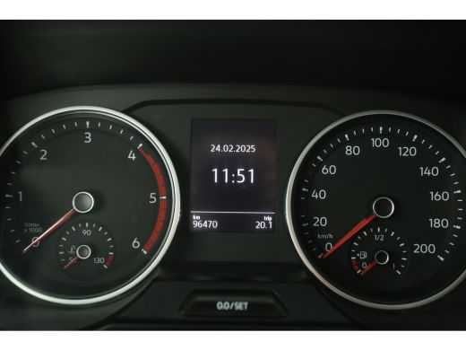 Volkswagen Crafter 30 2.0 TDI L3H2 140PK Airco Camera Cruise Carplay Trekhaak 3 Persoons Elektrpakket ActivLease financial lease