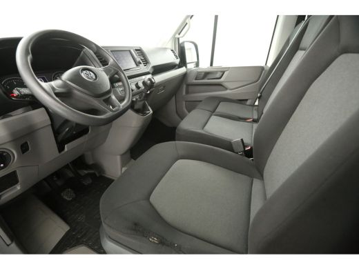 Volkswagen Crafter 30 2.0 TDI L3H2 140PK Airco Camera Cruise Carplay Trekhaak 3 Persoons Elektrpakket ActivLease financial lease