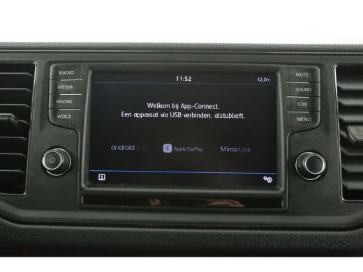 Volkswagen Crafter 30 2.0 TDI L3H2 140PK Airco Camera Cruise Carplay Trekhaak 3 Persoons Elektrpakket ActivLease financial lease