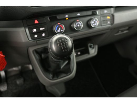 Volkswagen Crafter 35 2.0 TDI L3H3 | BPM VRIJ | 141PK Airco LED Camera Carplay Cruise Navigatie PDC 3 Persoons Elekt... ActivLease financial lease