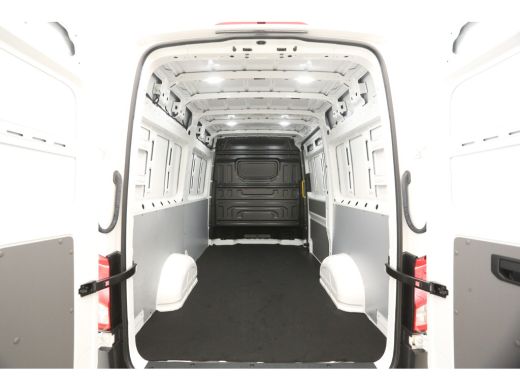 Volkswagen Crafter 35 2.0 TDI L3H3 | BPM VRIJ | 141PK Airco LED Camera Carplay Cruise Navigatie PDC 3 Persoons Elekt... ActivLease financial lease