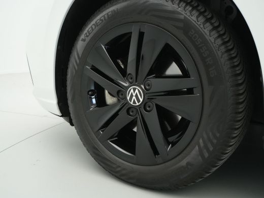 Volkswagen Golf 1.0 TSI 110pk Life Business Navigatie Memory Stoelverwarming Acc 81 ActivLease financial lease