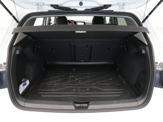 Volkswagen Golf 1.0 TSI 110pk Life Business Navigatie Memory Stoelverwarming Acc 81 ActivLease financial lease