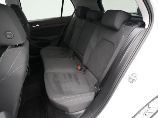 Volkswagen Golf 1.0 TSI 110pk Life Business Navigatie Memory Stoelverwarming Acc 81 ActivLease financial lease