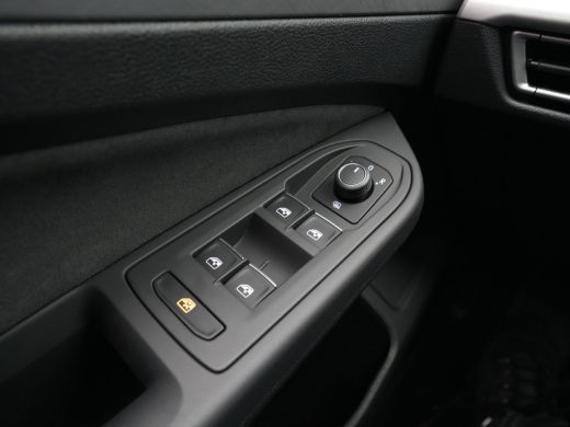 Volkswagen Golf 1.0 TSI 110pk Life Business Navigatie Memory Stoelverwarming Acc 81 ActivLease financial lease