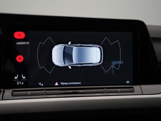 Volkswagen Golf 1.0 TSI 110pk Life Business Navigatie Memory Stoelverwarming Acc 81 ActivLease financial lease