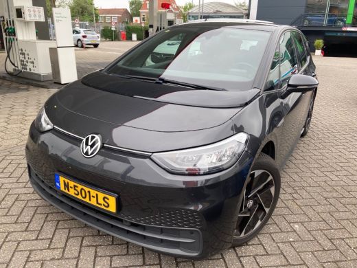 Volkswagen ID.3 PURE 45KWH | NL-AUTO! | 1e EIGENAAR! | STOELVERWARMING | ADAPTIVE CRUISE | LED | PRACHTIGE STAAT! Volkswagen ID.3 PURE 45KWH | NL-AUTO! | 1e EIGENAAR! | STOELVERWARMING | ADAPTIVE CRUISE | LED | PRACHTIGE STAAT!