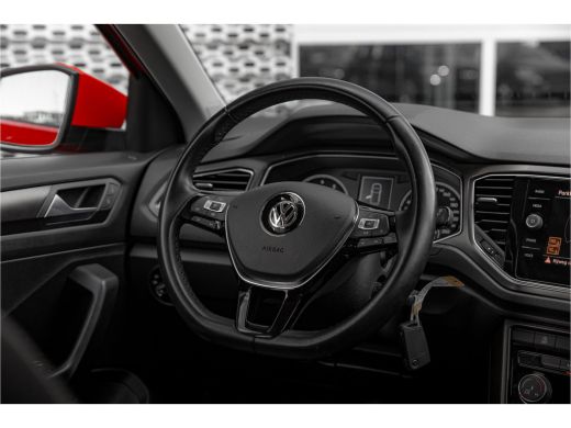 Volkswagen T-Roc 1.5 TSI 150 pk Style | Airco | Navigatie | Sensoren | Adaptieve Cruise | ActivLease financial lease