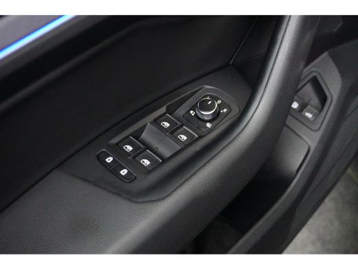Volkswagen Touareg 3.0 TSi eHybrid 462PK 4MOTION R | LUCHTVERING | TREKHAAK | PANORAMADAK ActivLease financial lease