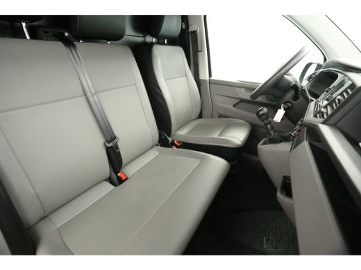 Volkswagen Transporter 2.0 TDI L1H1 140PK Airco Camera Carplay Cruise 2xSchuifdeur 3 Persoons Elektrpakket Achterklep ActivLease financial lease