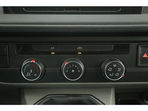 Volkswagen Transporter 2.0 TDI L1H1 140PK Airco Camera Carplay Cruise 2xSchuifdeur 3 Persoons Elektrpakket Achterklep ActivLease financial lease