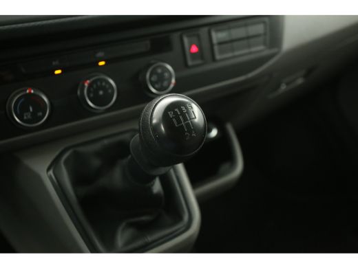 Volkswagen Transporter 2.0 TDI L1H1 140PK Airco Camera Carplay Cruise 2xSchuifdeur 3 Persoons Elektrpakket Achterklep ActivLease financial lease