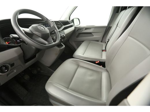 Volkswagen Transporter 2.0 TDI L1H1 140PK Airco Camera Carplay Cruise 2xSchuifdeur 3 Persoons Elektrpakket Achterklep ActivLease financial lease