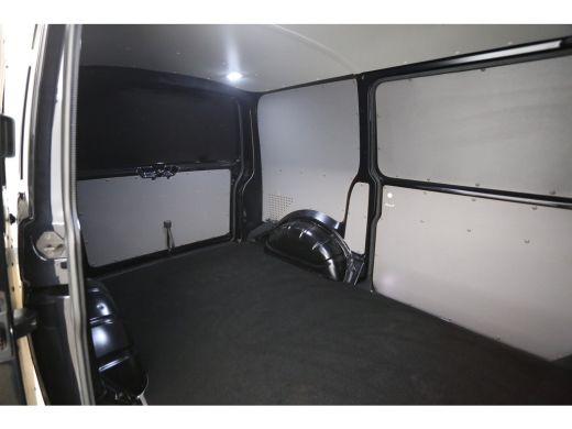 Volkswagen Transporter 2.0 TDI L1H1 140PK Airco Camera Carplay Cruise 2xSchuifdeur 3 Persoons Elektrpakket Achterklep ActivLease financial lease