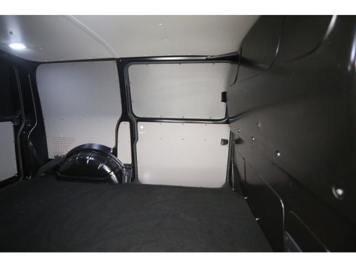 Volkswagen Transporter 2.0 TDI L1H1 140PK Airco Camera Carplay Cruise 2xSchuifdeur 3 Persoons Elektrpakket Achterklep ActivLease financial lease