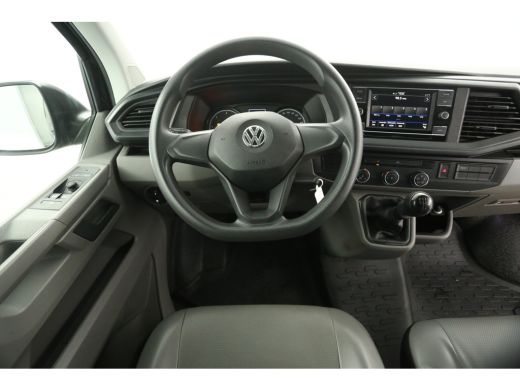 Volkswagen Transporter 2.0 TDI L1H1 140PK Airco Camera Carplay Cruise 2xSchuifdeur 3 Persoons Elektrpakket Achterklep ActivLease financial lease