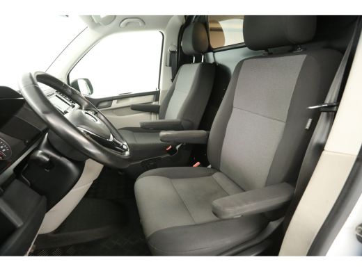 Volkswagen Transporter 2.0 TDI L2H1 150PK DSG Automaat 2xSchuifdeur Airco Cruise Camera Carplay PDC LED Trekhaak Zwaailamp ActivLease financial lease