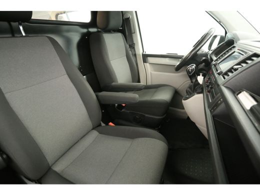 Volkswagen Transporter 2.0 TDI L2H1 150PK DSG Automaat 2xSchuifdeur Airco Cruise Camera Carplay PDC LED Trekhaak Zwaailamp ActivLease financial lease