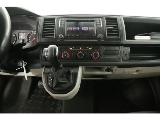 Volkswagen Transporter 2.0 TDI L2H1 150PK DSG Automaat 2xSchuifdeur Airco Cruise Camera Carplay PDC LED Trekhaak Zwaailamp ActivLease financial lease