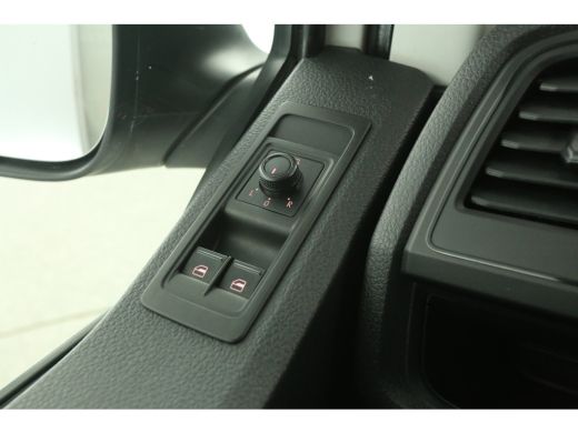 Volkswagen Transporter 2.0 TDI L2H1 150PK DSG Automaat 2xSchuifdeur Airco Cruise Camera Carplay PDC LED Trekhaak Zwaailamp ActivLease financial lease