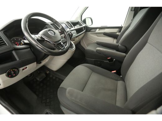 Volkswagen Transporter 2.0 TDI L2H1 150PK DSG Automaat 2xSchuifdeur Airco Cruise Camera Carplay PDC LED Trekhaak Zwaailamp ActivLease financial lease