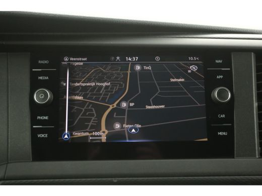 Volkswagen Transporter 2.0 TDI L2H1 Airco Cruise Carplay PDC Navigatie 3 Persoons Elektrpakket Trekhaak ActivLease financial lease