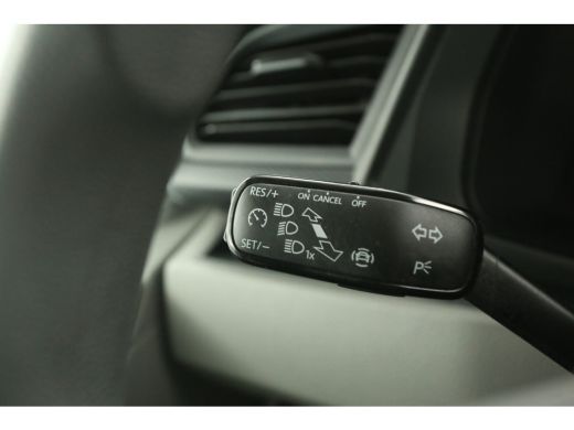 Volkswagen Transporter 2.0 TDI L2H1 Airco Cruise Carplay PDC Navigatie 3 Persoons Elektrpakket Trekhaak ActivLease financial lease